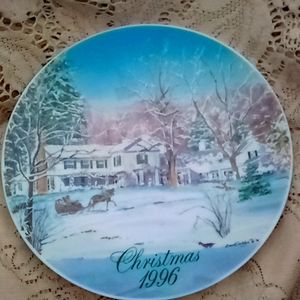 Smuckers collectors series Christmas 8" plate 1996